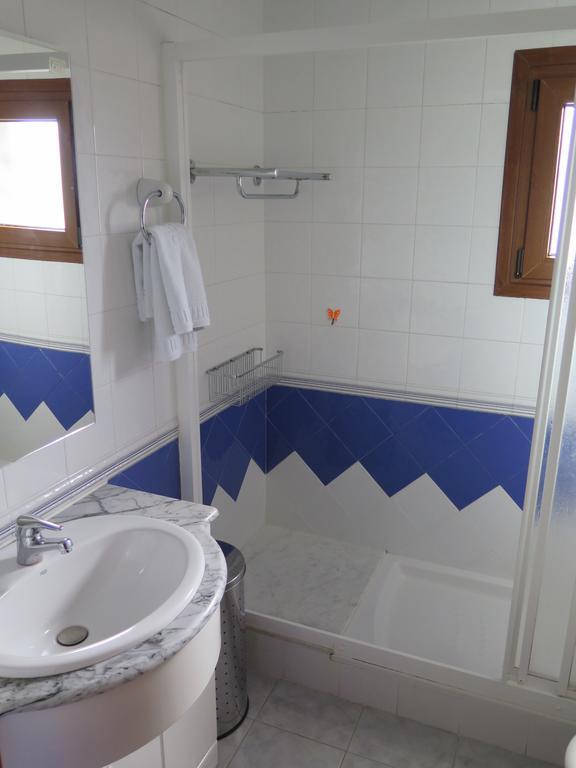 Apartaments El Ribal Valencia D'Aneu Buitenkant foto